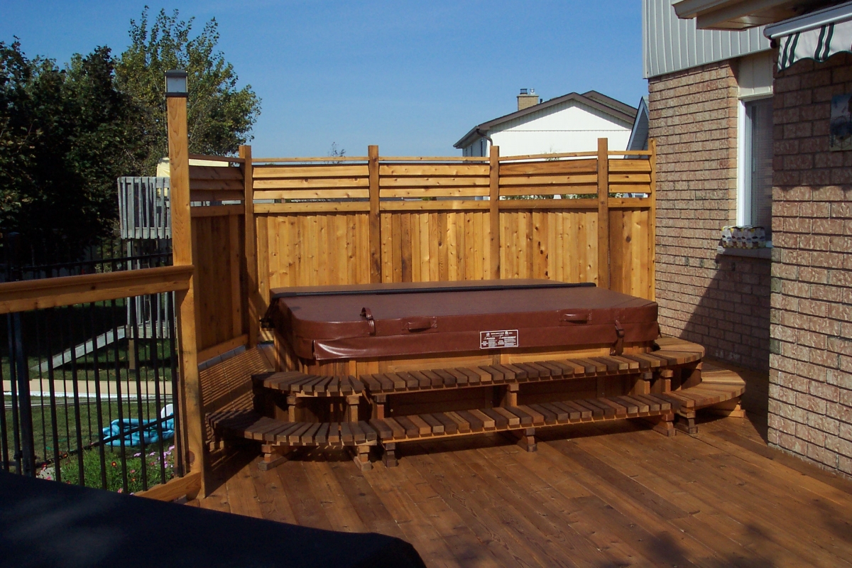 Deck and fence builders in Kitchener Waterloo Elite Carpentry Plus