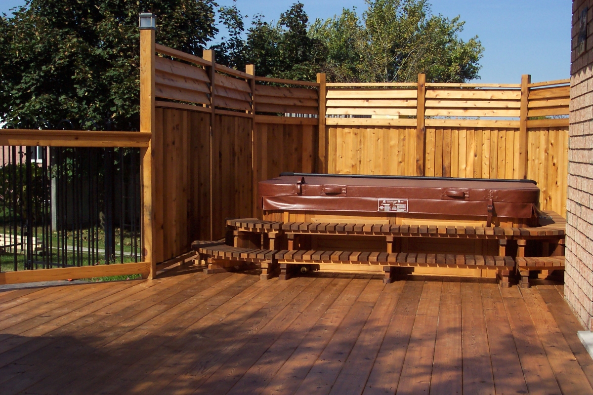 Deck and fence builders in Kitchener Waterloo Elite Carpentry Plus