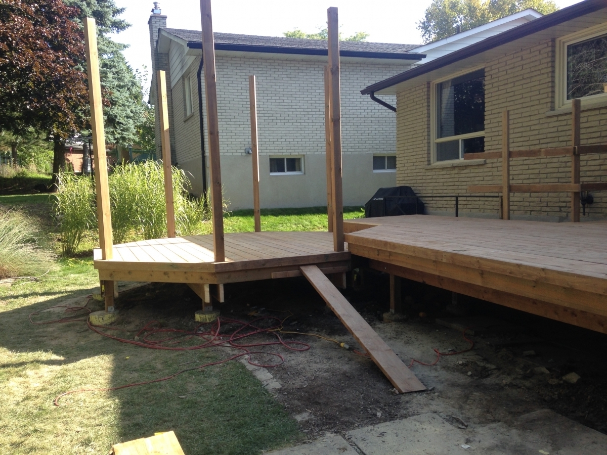 Deck and fence builders in Kitchener Waterloo Elite Carpentry Plus